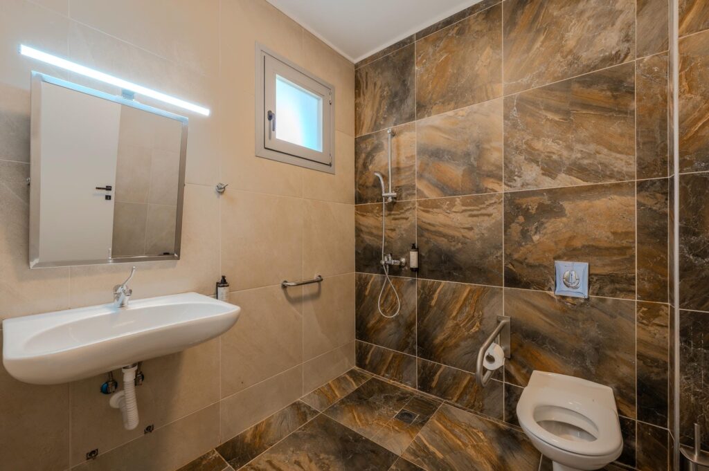 An accessible bathroom, properly adapted.
